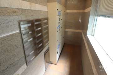 宅配ボックスと共用ポスト　