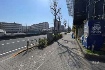 敷地東側の前面道路