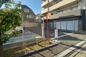 駐車場の出入り口