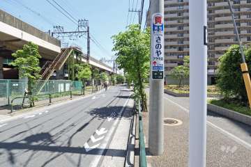 敷地北側前面道路（西側から）