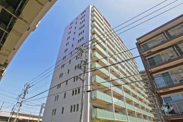 アトレ綾瀬の外観（南西側から）