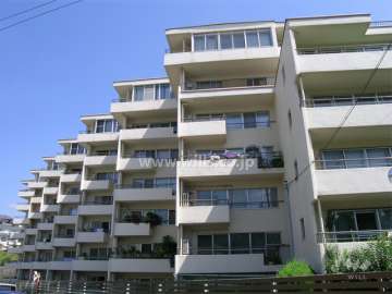 逆瀬川マンションA棟の外観（南西側から）