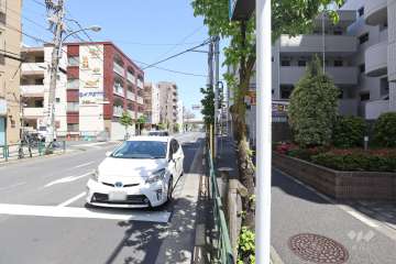 敷地北側の前面道路　