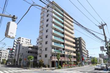 エクセレントシティ綾瀬の外観（北西側から）　