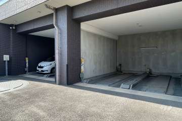 敷地内駐車場（屋内機械式）