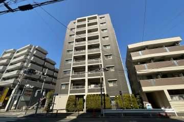 キャヴィム綾瀬の外観（南東側から）