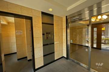 エントランスはオートロック付きです。