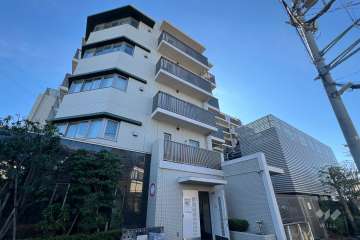 デュオ北千住の外観（北側から）