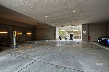 敷地内駐車場（屋内機械式・屋内平面式）