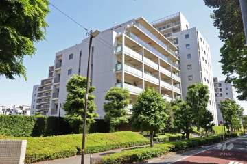 東綾瀬公園ハイライズアーバンスクエアの外観（北西側から）