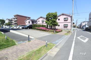 駐車場出入り口（ゲート付き）