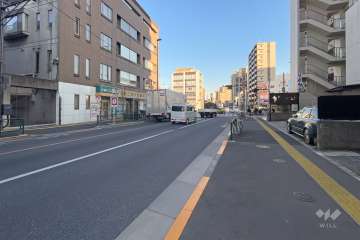 敷地北側の前面道路