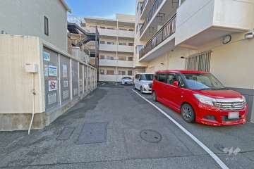 敷地内駐車場（屋外平面式）