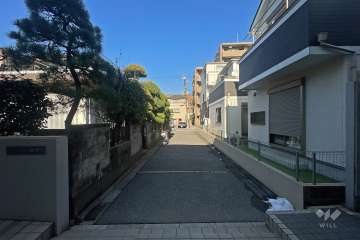 敷地北側の前面道路