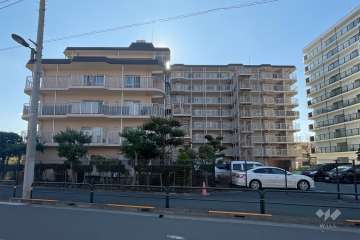 梅島ビューハイツの外観（北東側から）　