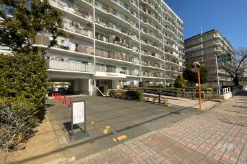 駐車場の出入り口　