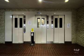 共用のエレベーター