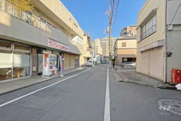 敷地南側の前面道路