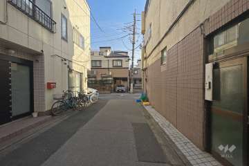 敷地東側の前面道路