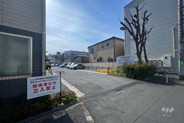 駐車場の出入り口