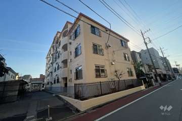 エミネス北綾瀬の外観（北東側から）