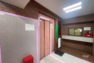 共用のエレベーター