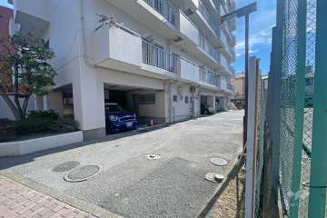 敷地内駐車場（屋内平面式）