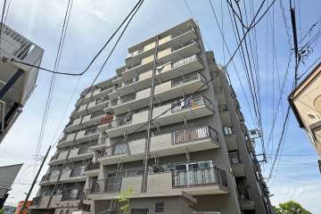 メイゾン西新井の外観（南東側から）