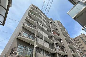 メイゾン西新井の外観（南西側から）