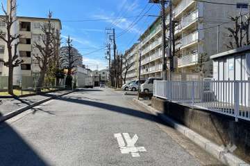 敷地南東側の前面道路　