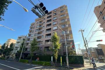 エヴァーグリーン綾瀬1番館の外観（南西側から）