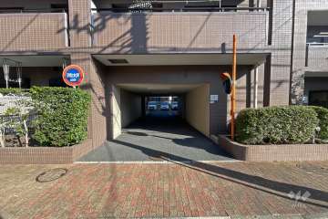 駐車場出入口