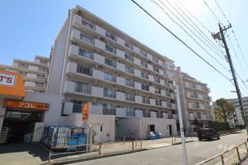 綾瀬グランドハイツの外観（北西側から）