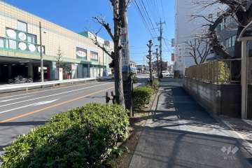 敷地北側の前面道路　