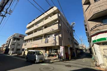ライオンズマンション中央本町の外観（南東側から）