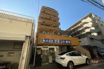 綾瀬ロイヤルパレスの外観（北東側から）