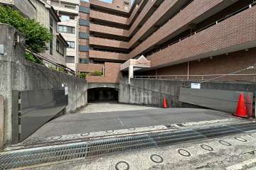 駐車場の出入り口