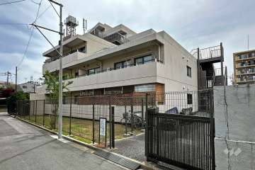 シャンドヴィラージュの外観（北東側から）