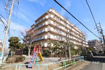 ダイアパレス綾瀬の外観（南西側から）