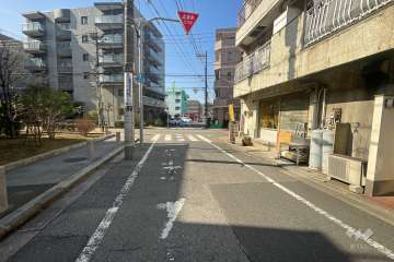 敷地南側の前面道路