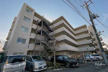 藤和梅島ハイタウンＣ棟の外観（北東側から）