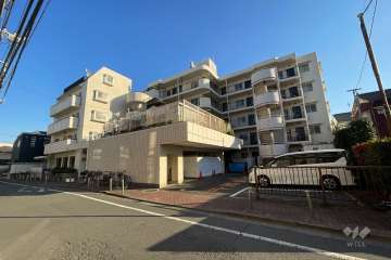 コスモ西新井の外観（北西側から）