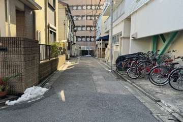 敷地東側の前面道路　