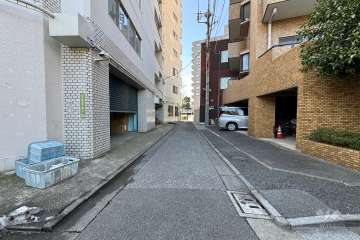 敷地北側の前面道路　