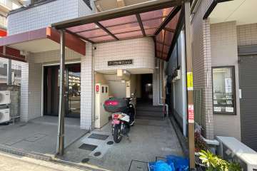 敷地入り口