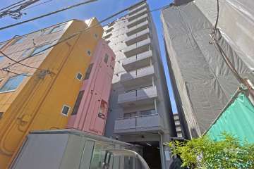 コスモ北千住の外観（北東側から）