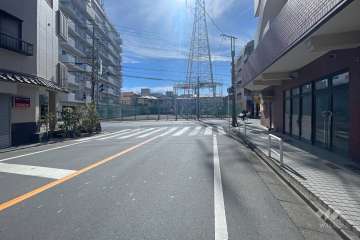 敷地東側の前面道路
