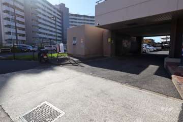 駐車場の出入り口　