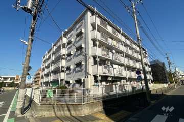 綾瀬ファイナンスの外観（南西側から）