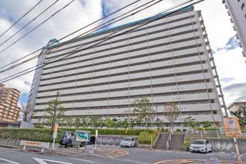 公社千里山田BC団地A-5棟の外観（北西側から）